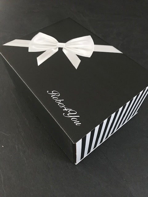 Robes4you black and white gift box-uk 