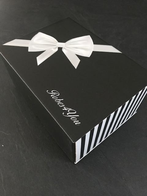 robes4you black and white gift box